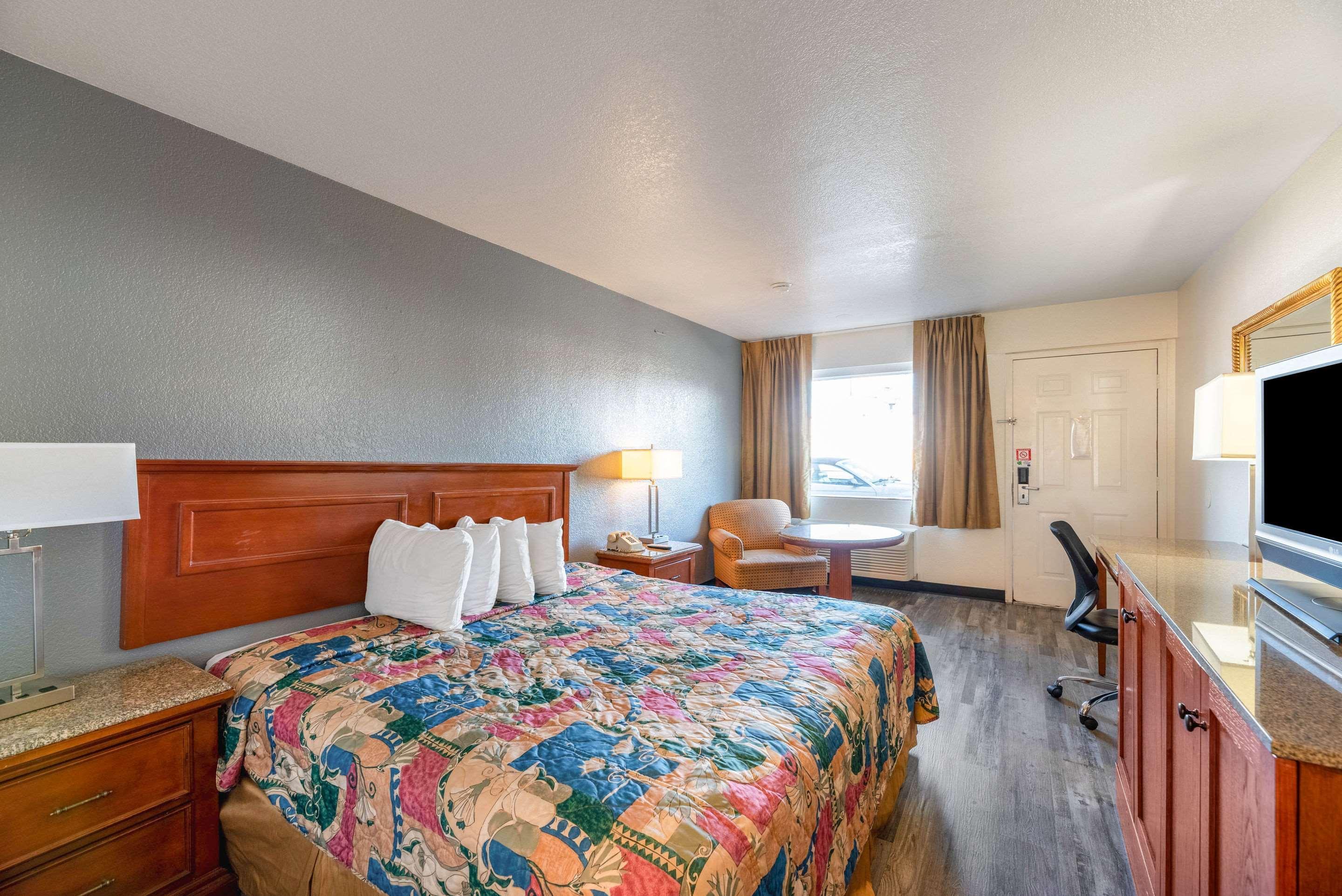 Econo Lodge Phoenix North I-17 Exteriér fotografie