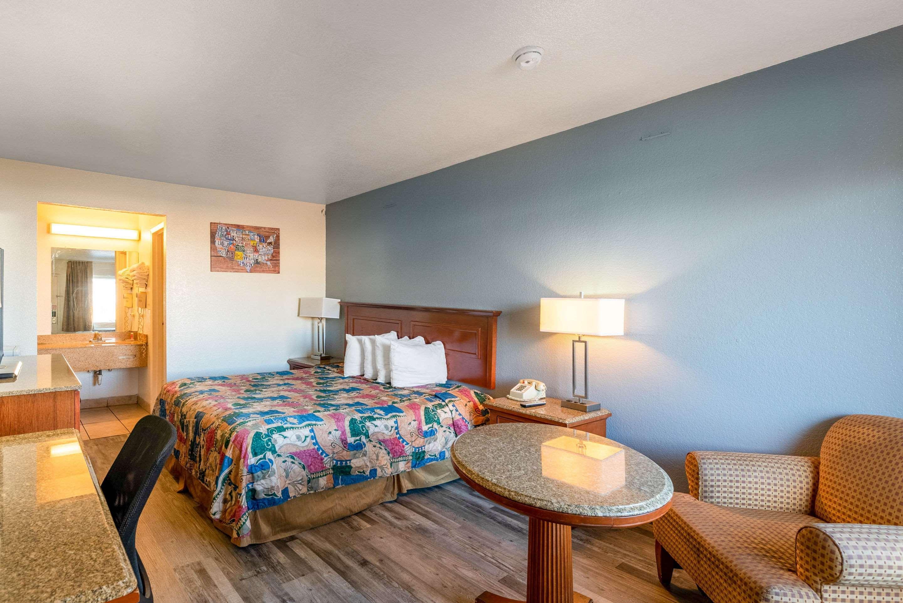 Econo Lodge Phoenix North I-17 Exteriér fotografie