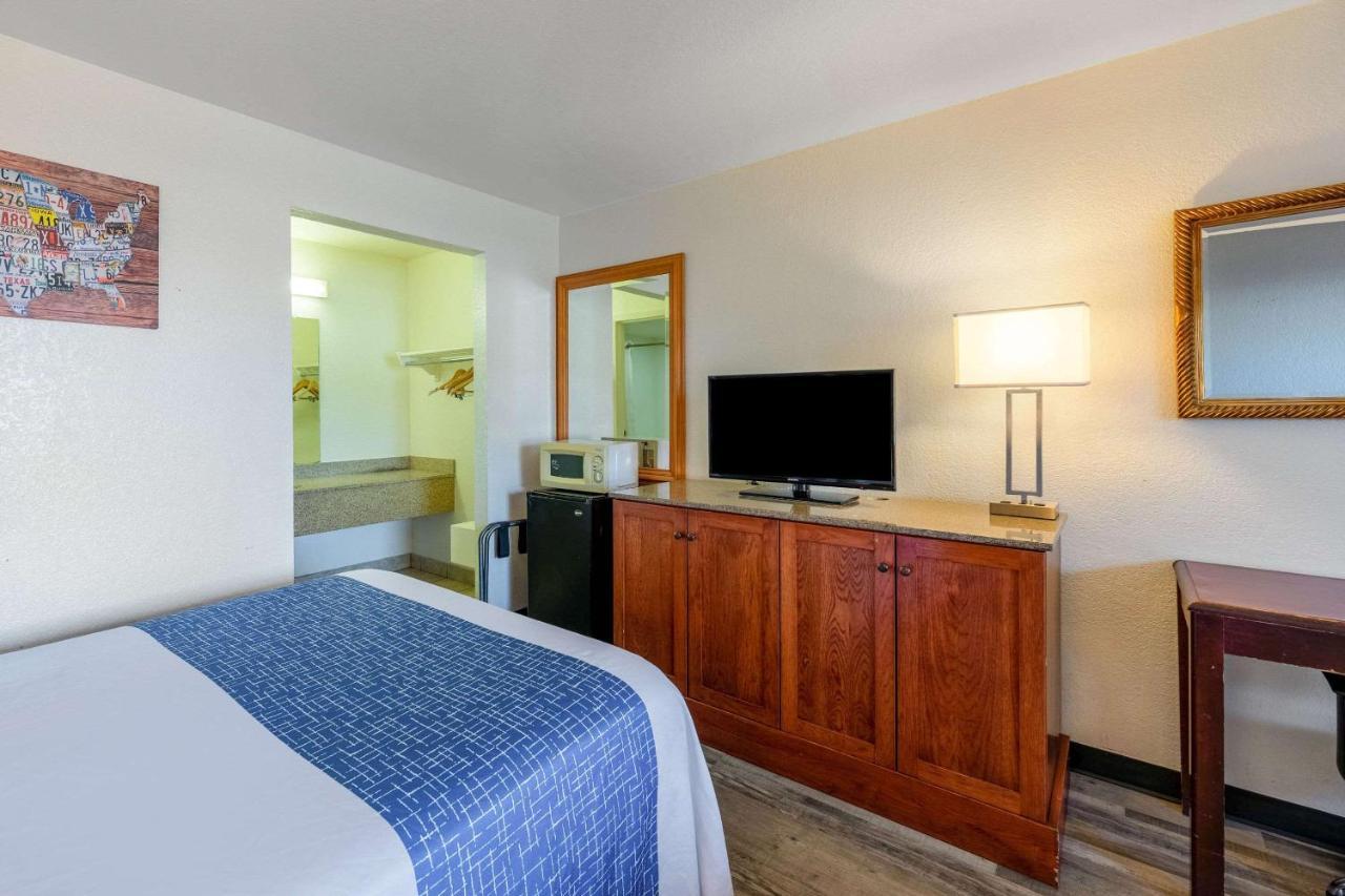 Econo Lodge Phoenix North I-17 Exteriér fotografie